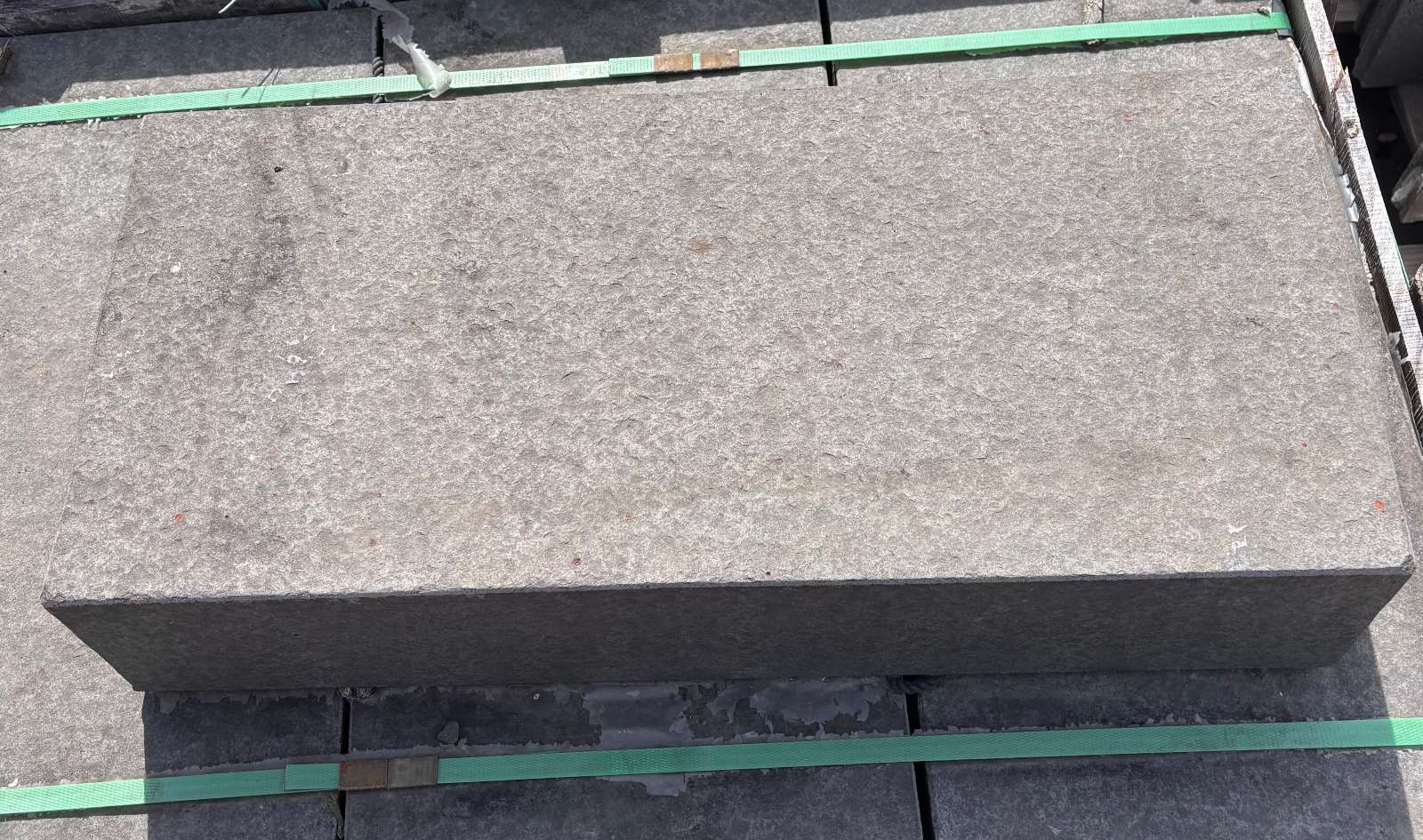 Basalt Blockstufe Naturstein 15x35x50cm & 15x35x75cm