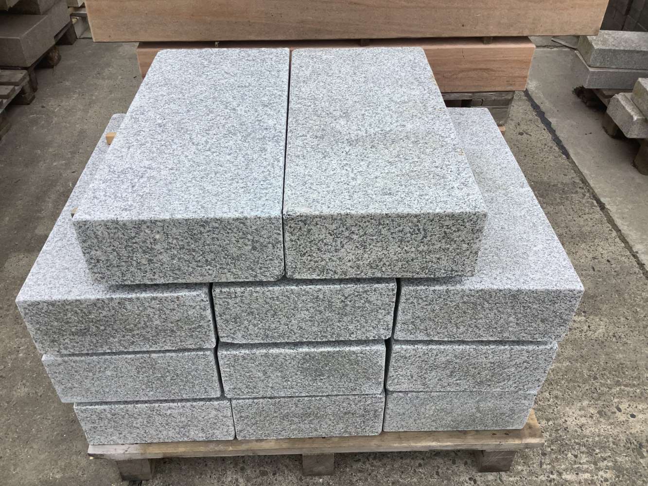 ⭐️ SONDERPOSTEN ⭐️ – Blockstufen, Granit, grau, 15x35x75cm