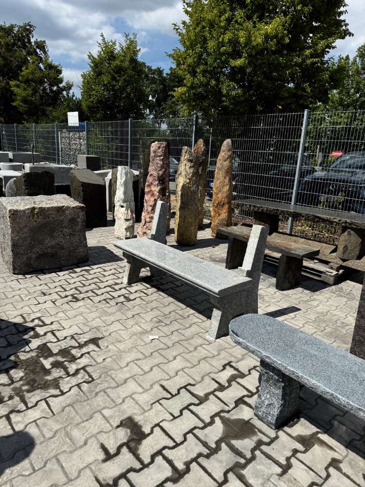 Naturstein Gartenobjekte – Dekosteine & Unikate für den Garten