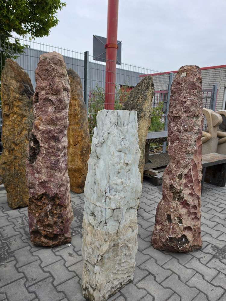 Naturstein Gartenobjekte – Monolith 115-160 cm