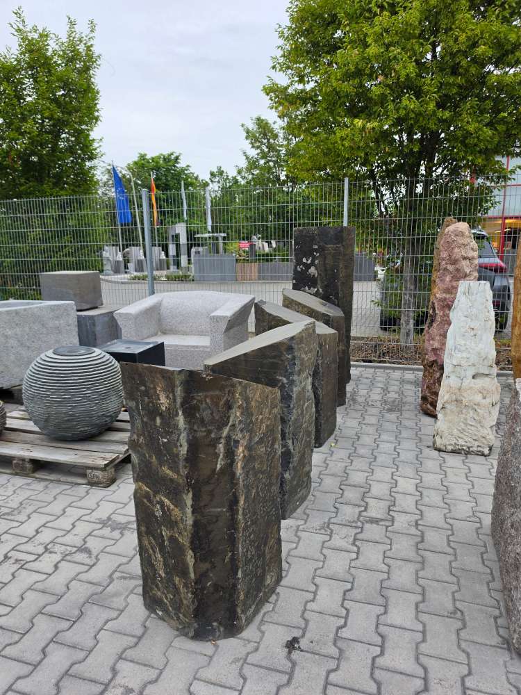 Naturstein Gartenobjekte – Basaltsäule 100  cm abgeschrägt/glatt
