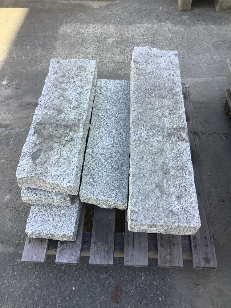⭐️ SONDERPOSTEN ⭐️ – Palisaden, Granit, hellgrau, 10x25x fr.Läng.