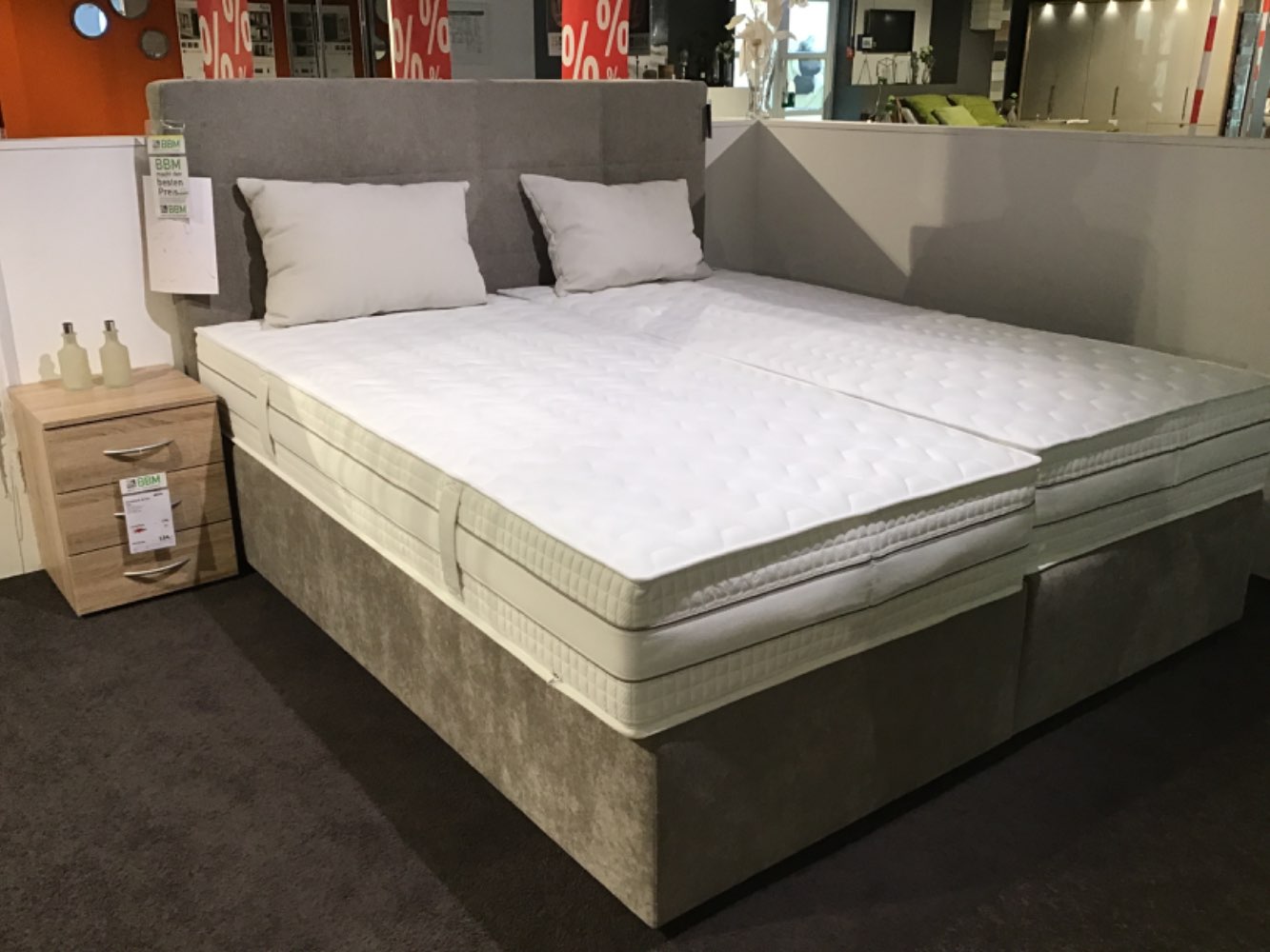 Boxspringbett  mit integriertem TopperFarbe taupe,Maß 180×200