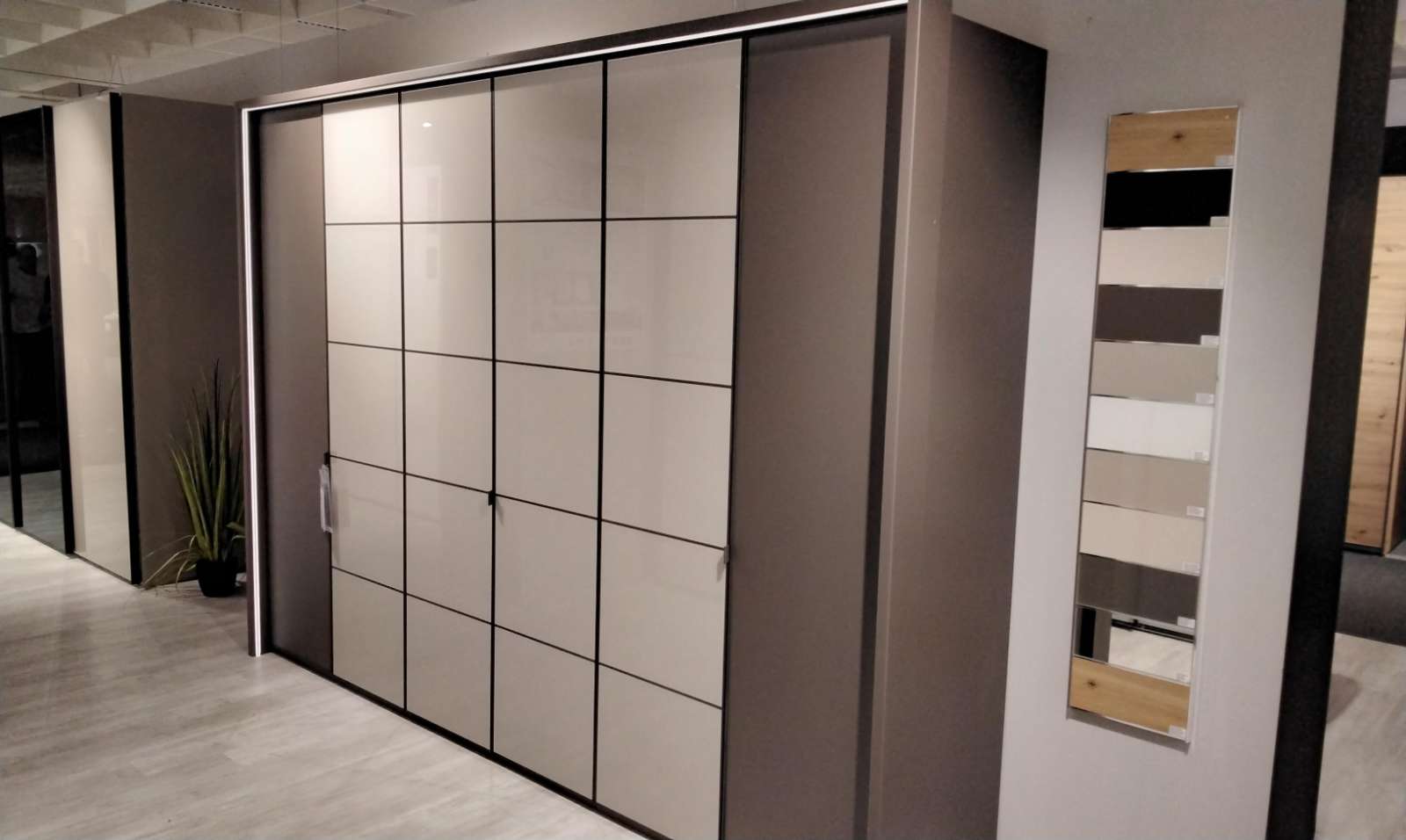 Schrank Quito