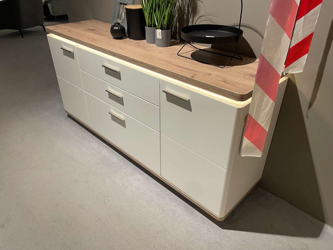 Sideboard mit LED-Beleuchtung