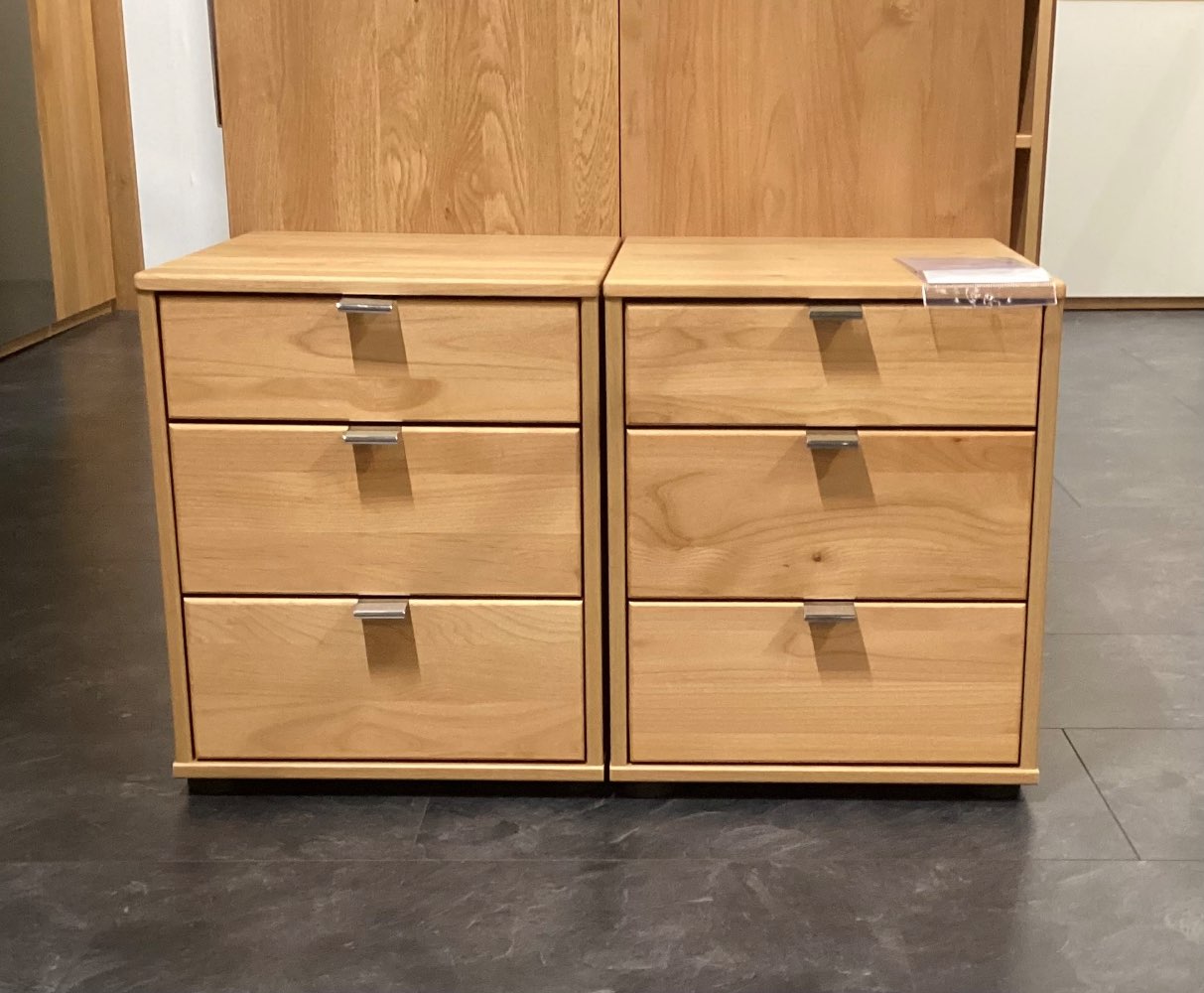 Nachtschrank Paar