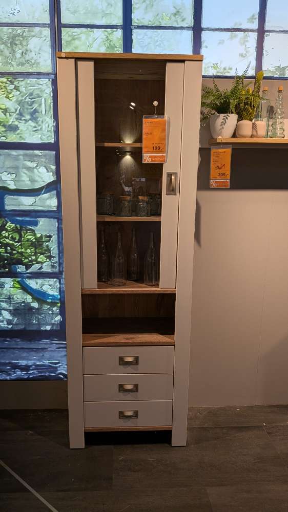 XXXLutz,Möbel, Vitrine