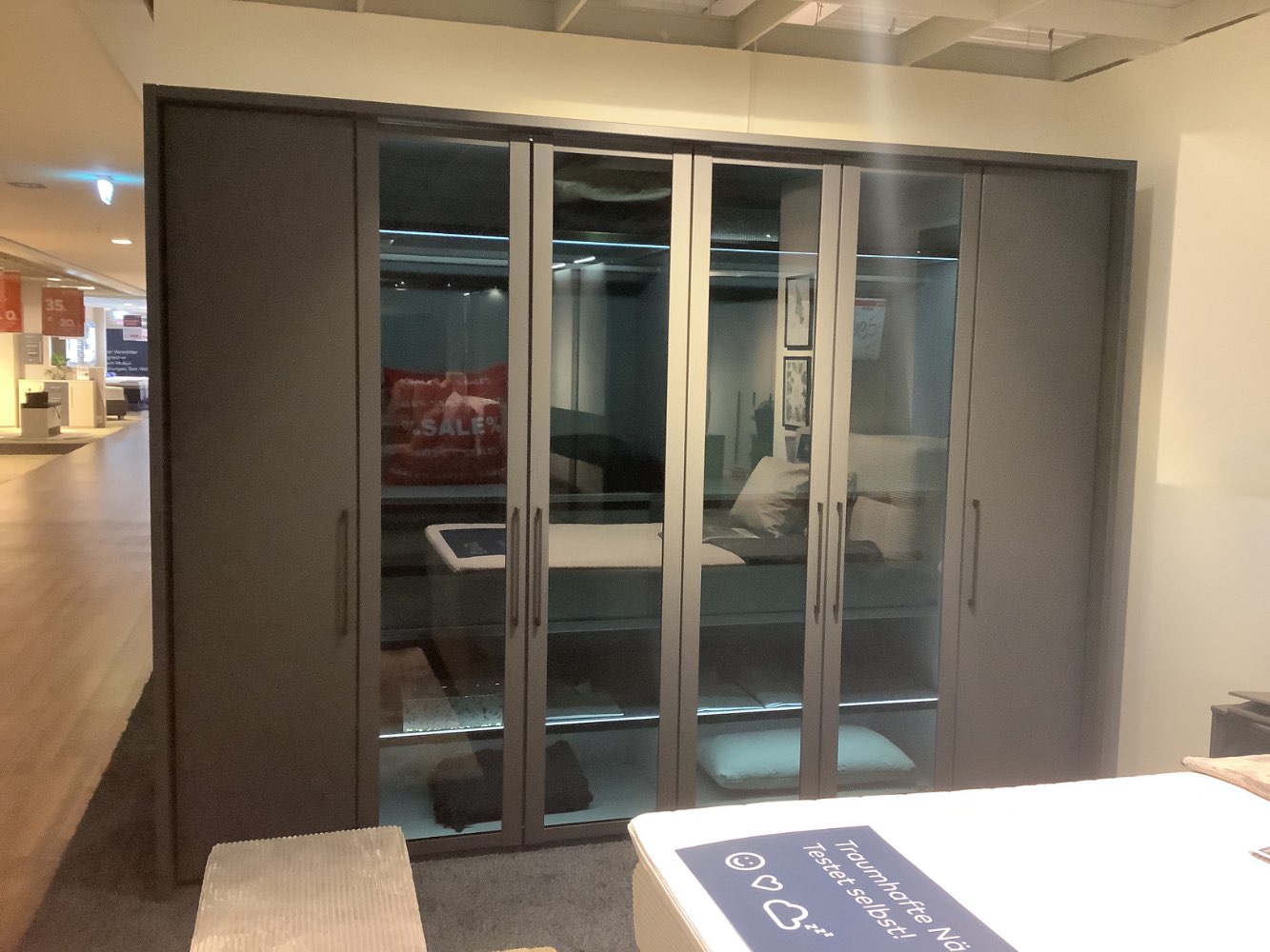 Kleiderschrank,Kommode,Nachtkonsolem