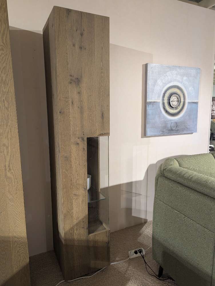 Schmale Vitrine in Eiche rustiko Fb. stone