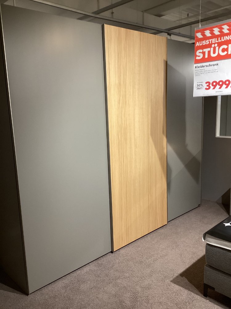 Kleiderschrank/Schwebetürenschrank