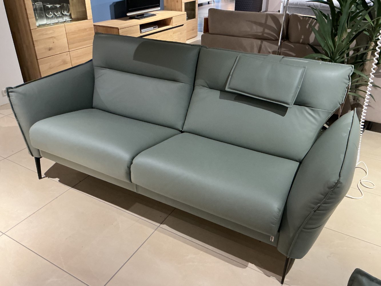 ERPO 2,5-Sitzer Echtleder mint – XXXLutz Fellbach