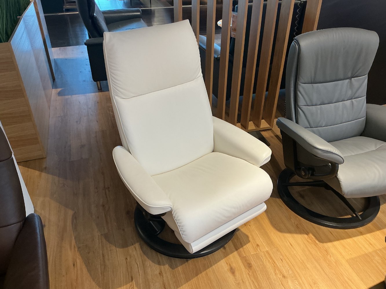 Stressless Relaxsessel Echtleder weiß – XXXLutz Fellbach