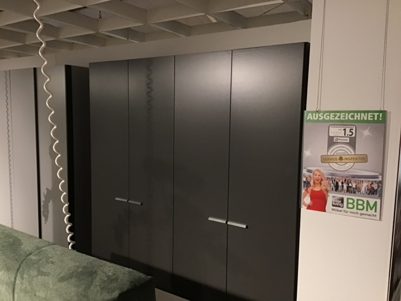 Drehtürenschrank Farbe graphit Maß 201x223x62cm