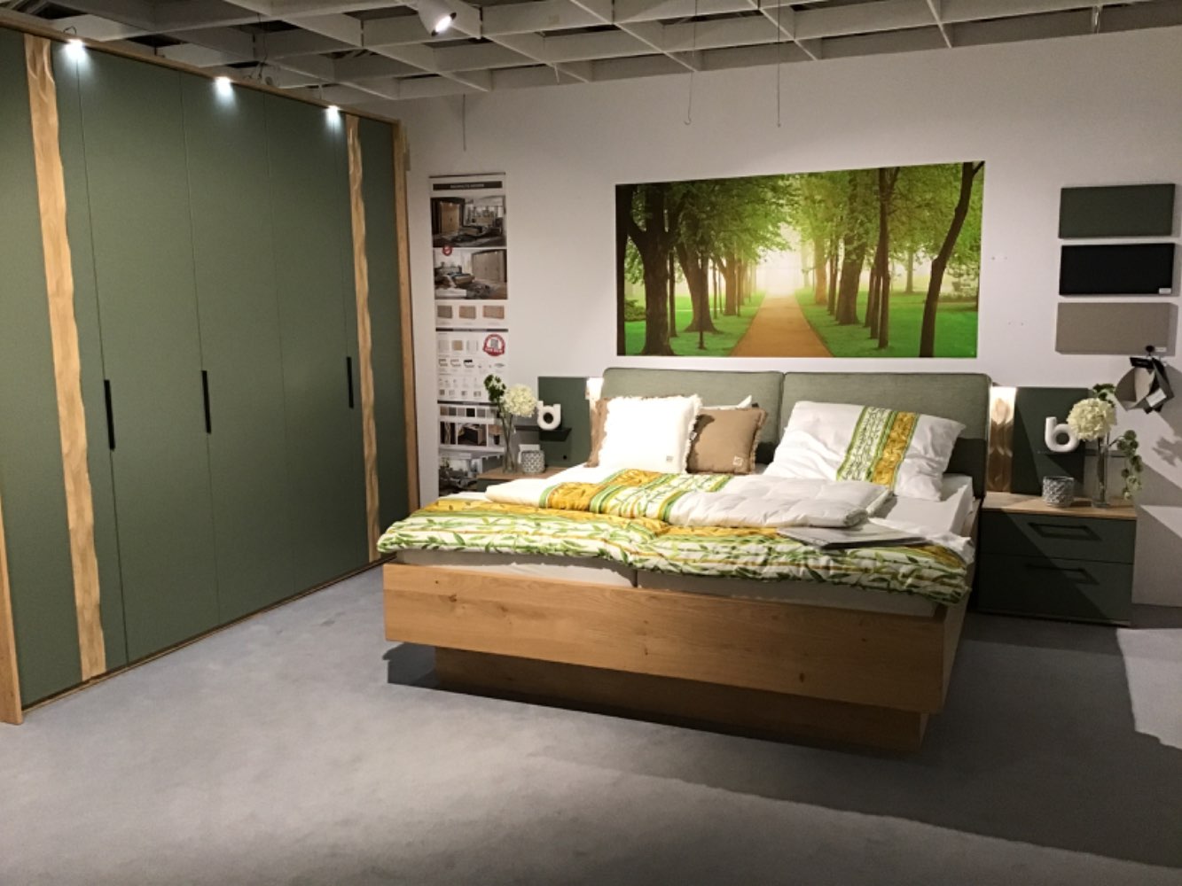 Hochwertiges Schlafzimmer mit Innenausstattung B/H/T 249/229/59cm