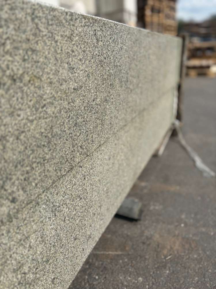 PALISADEN GRANIT GALA PRO (geflammt) 10x25x175cm -AUSLAUFARTIKEL-