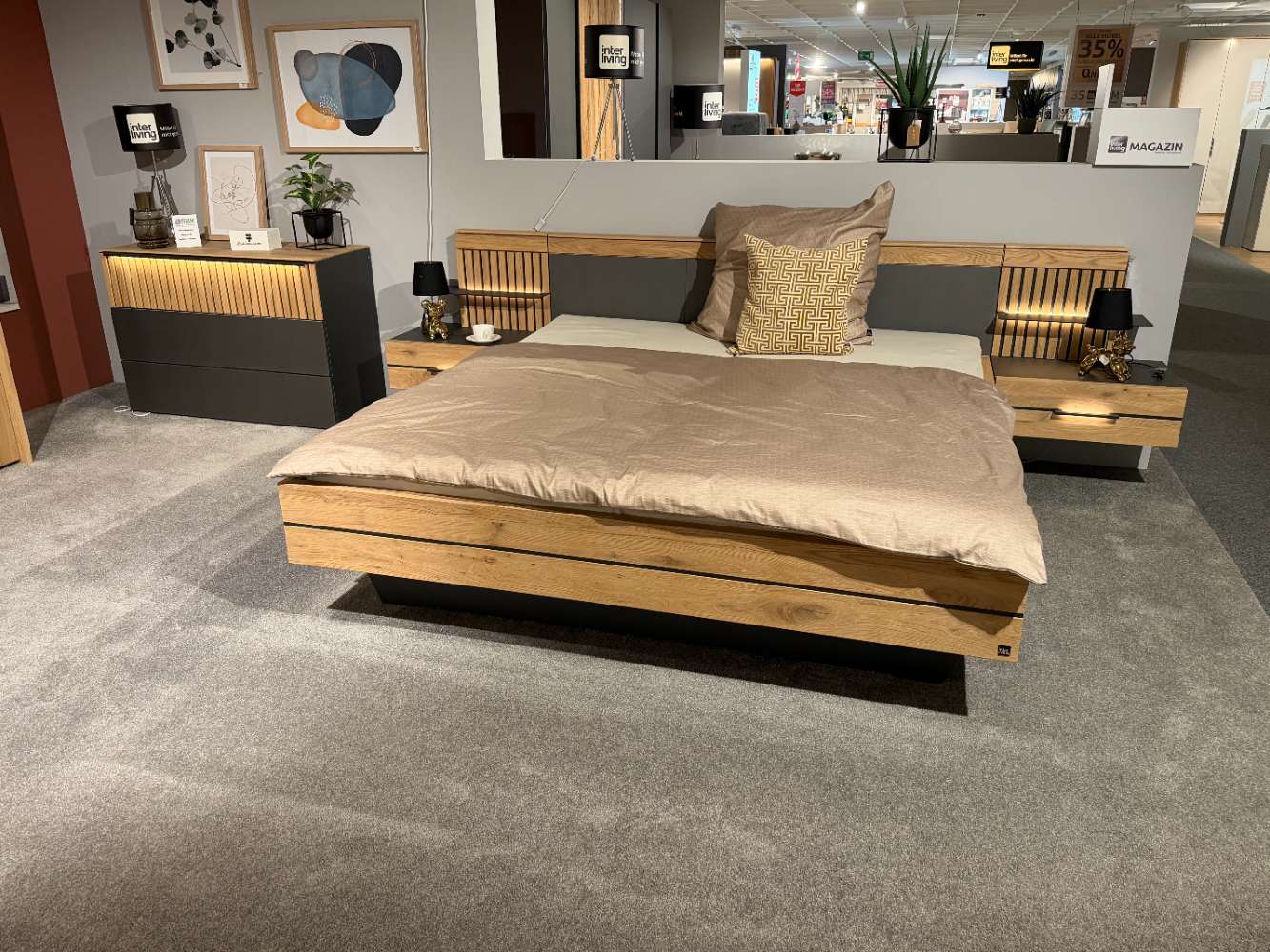 Schlafzimmer / komplett / Wildeiche massiv / LED / Lack graphit
