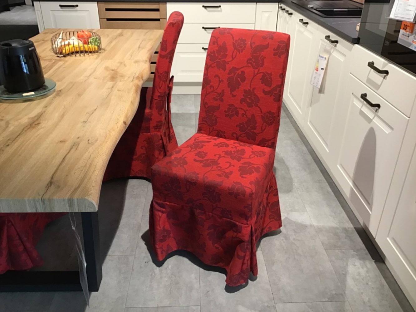 Retosuhl mit Hussen in rot Maß 45x96x45cm