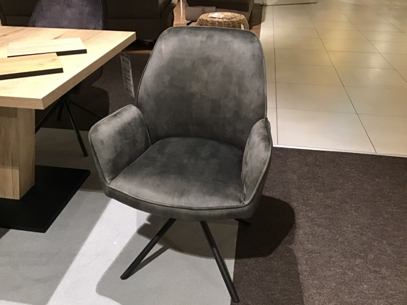 Esszimmerstuhl 180 Grad drehbar Maß 60x89x64cm