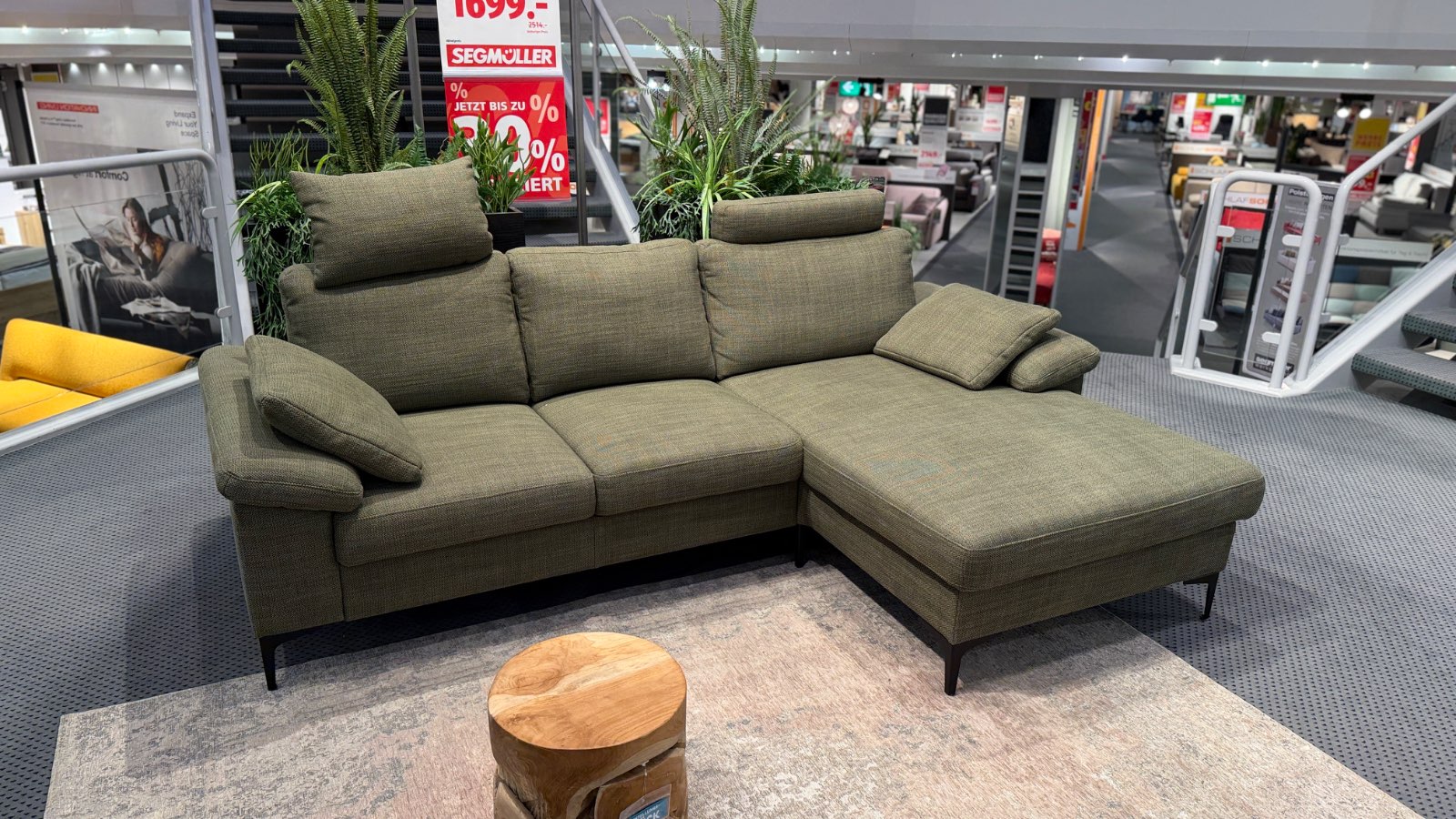 Sofa ca. 238 x 164 cm in grün