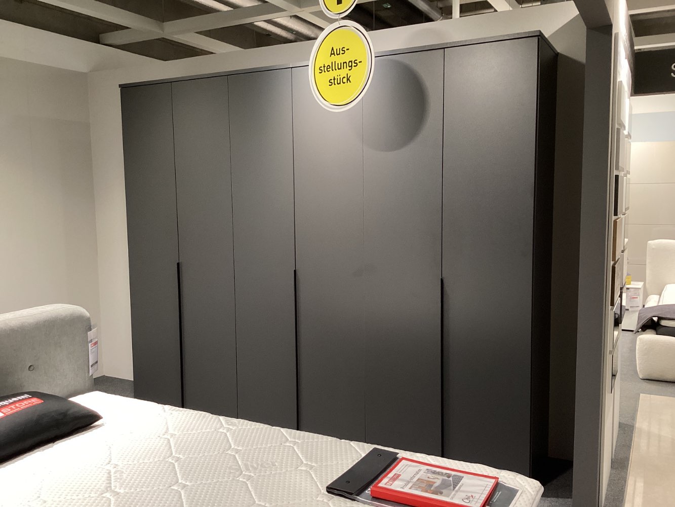 Kleiderschrank