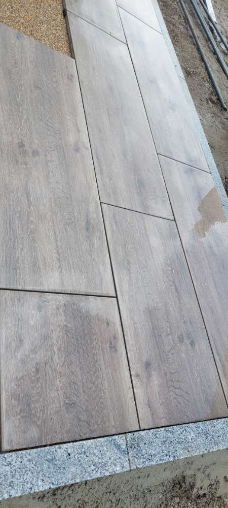 ⭐ SONDERPOSTEN ⭐  – Keramikplatte „holzoptik“ 120x40x3cm (55,2m2)
