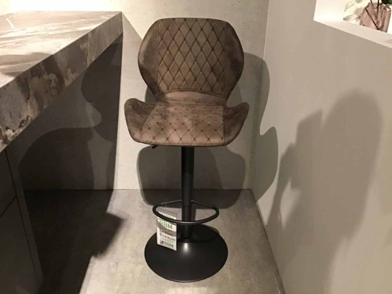 Barhocker Farbe braun,Maß 42x96x51cm,Fuß Metall schwarz