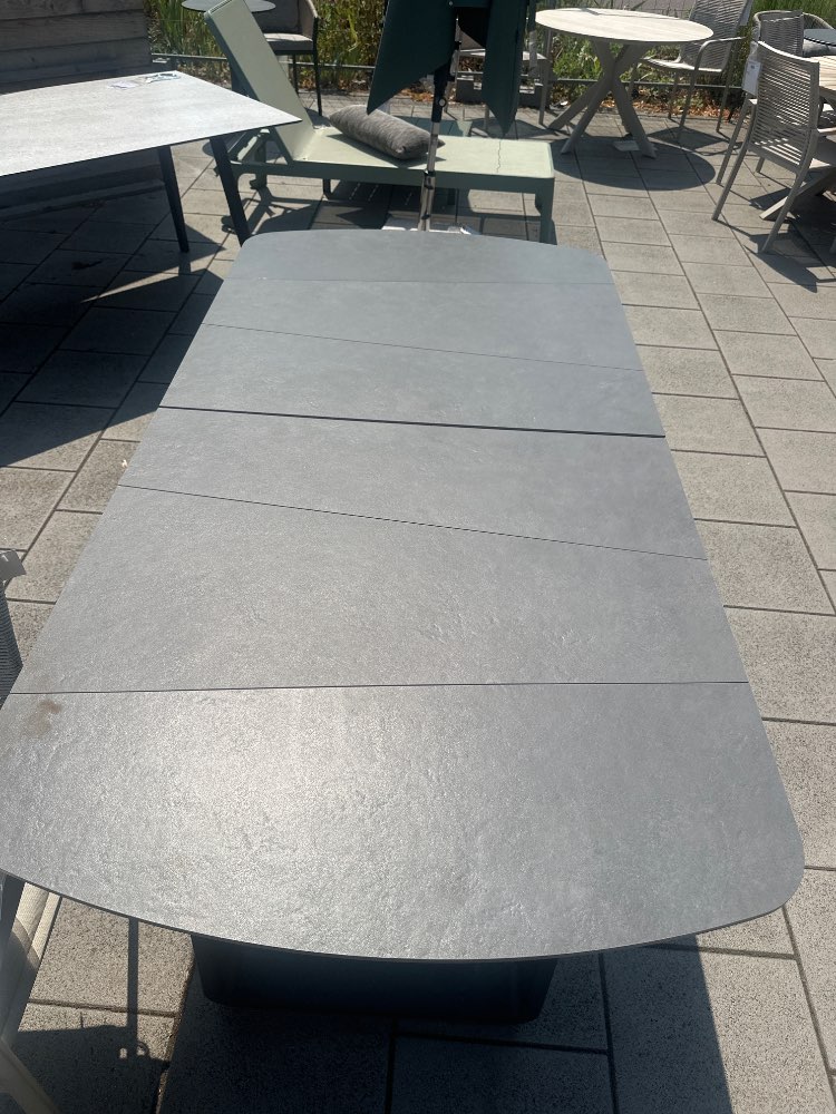 Gartentisch Sarno oval