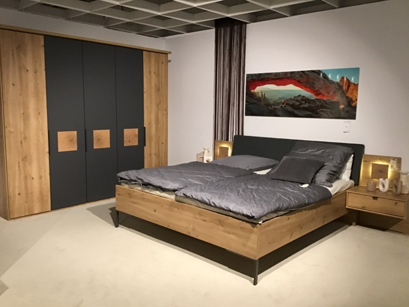 Schlafzimmer Farbe Eiche/ Lava-Dekor,Breite 250x216x58cm