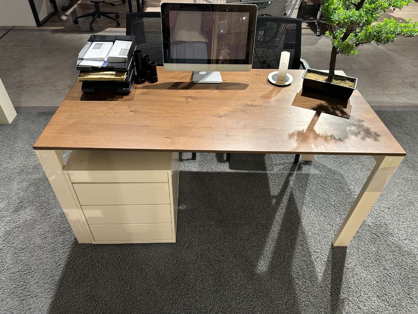 Einzelschreibtisch