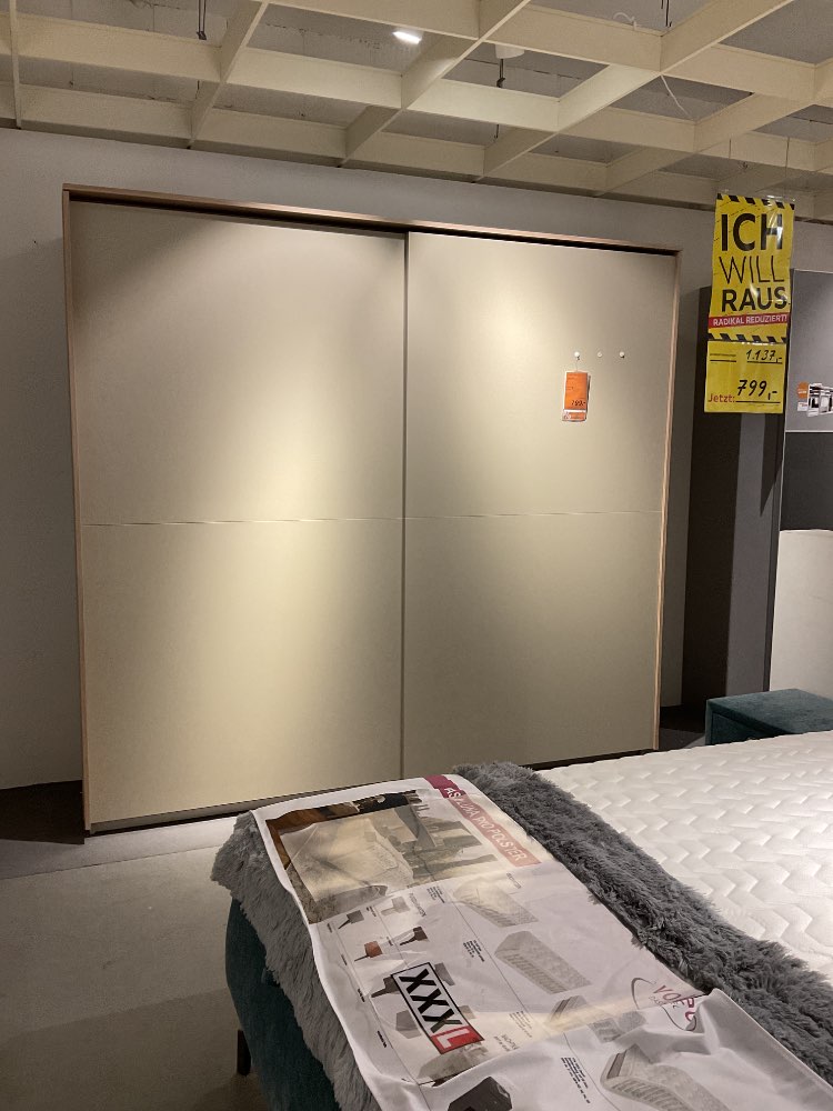 Möbel Schwebetürenschrank und Nachtkästchen home24
