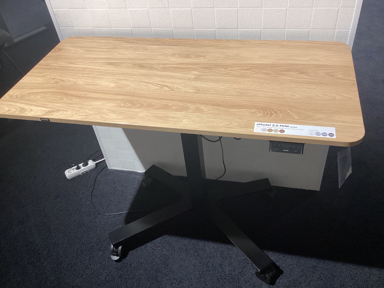 Schreibtisch mit Rollen