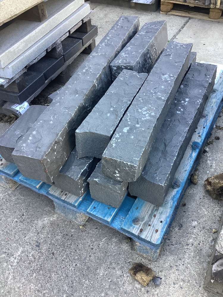 Palisaden, Basalt, anthrazit-schwarz, 12x12xfreie Längen