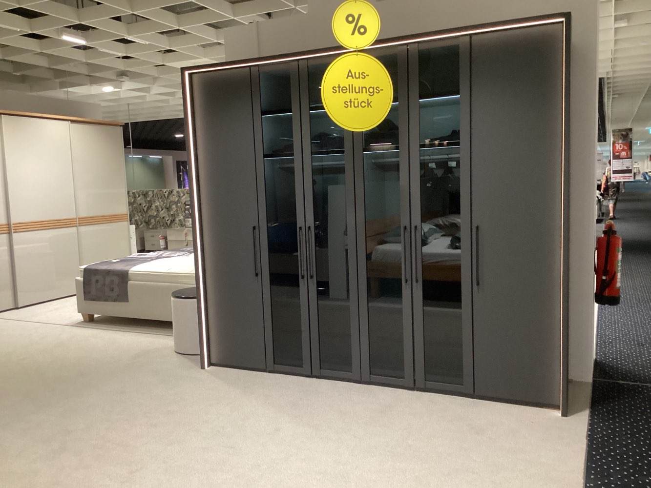 Drehtürenschrank Split