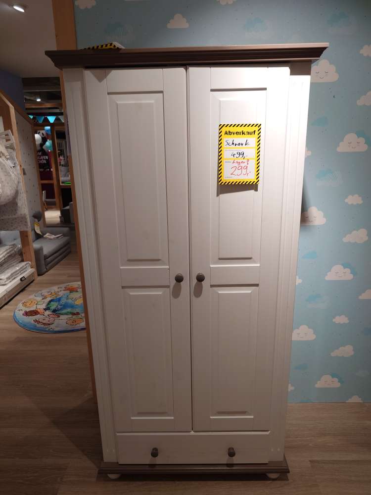 Kleiderschrank