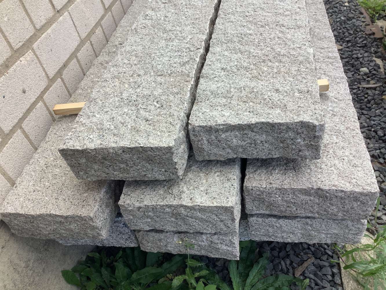 ⭐️ SONDERPOSTEN ⭐️ – Palisaden, Granit, hellgrau, 10x25x200cm