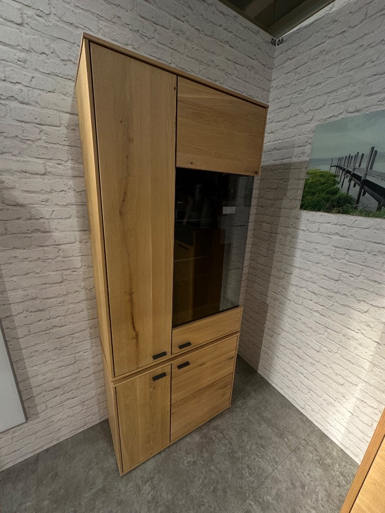 Vitrine, Schrank