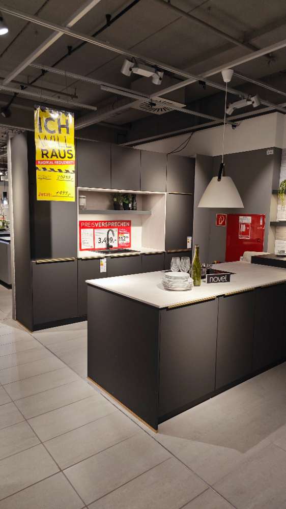 Ausstellungsküche Novel Fina matt
