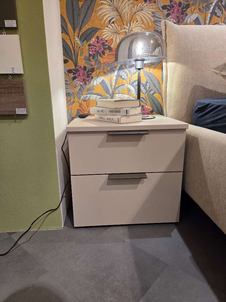Nachttisch mit 2 Schubkästen