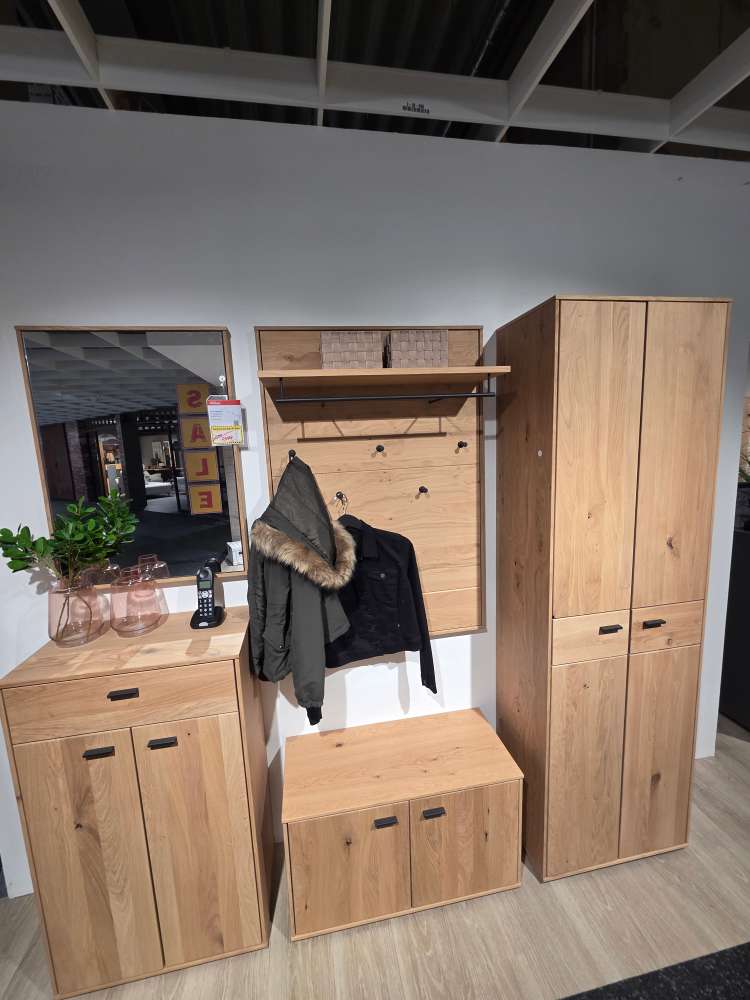 Massivholz Garderobe in Kristalleiche