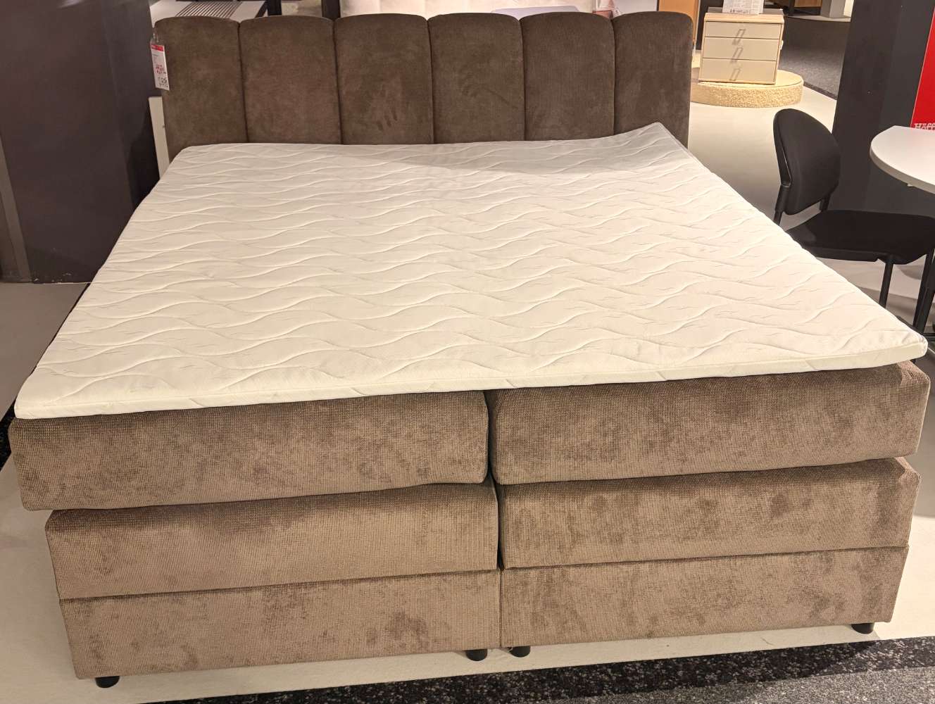 Boxspringbett taupe