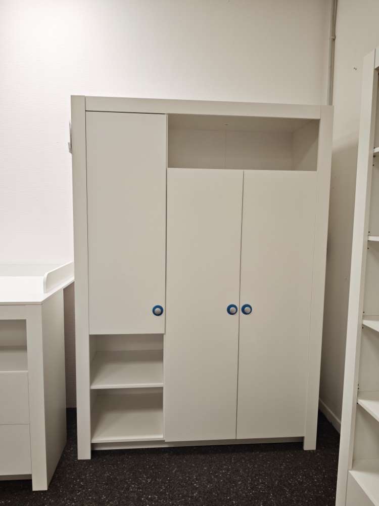Kleiderschrank 3-türig „Charlie“