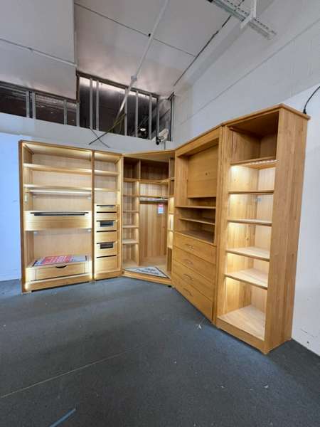 Eckkleiderschrank, Begehbarerkleiderschrank , Kleiderschrank,