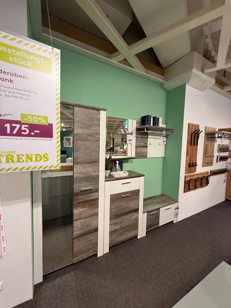 Gaderobenschrank