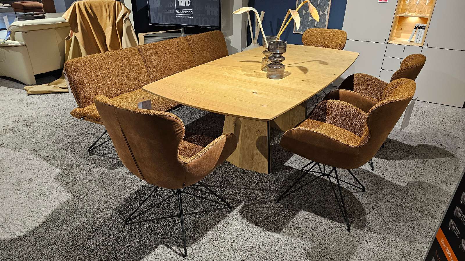 Bankgruppe best. aus: 4x Sessel und 1x Bank VENJAKOB MÖBEL