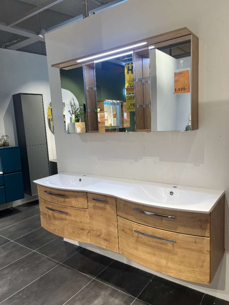 Möbel, Badezimmer Eichefarben, XXXLutz