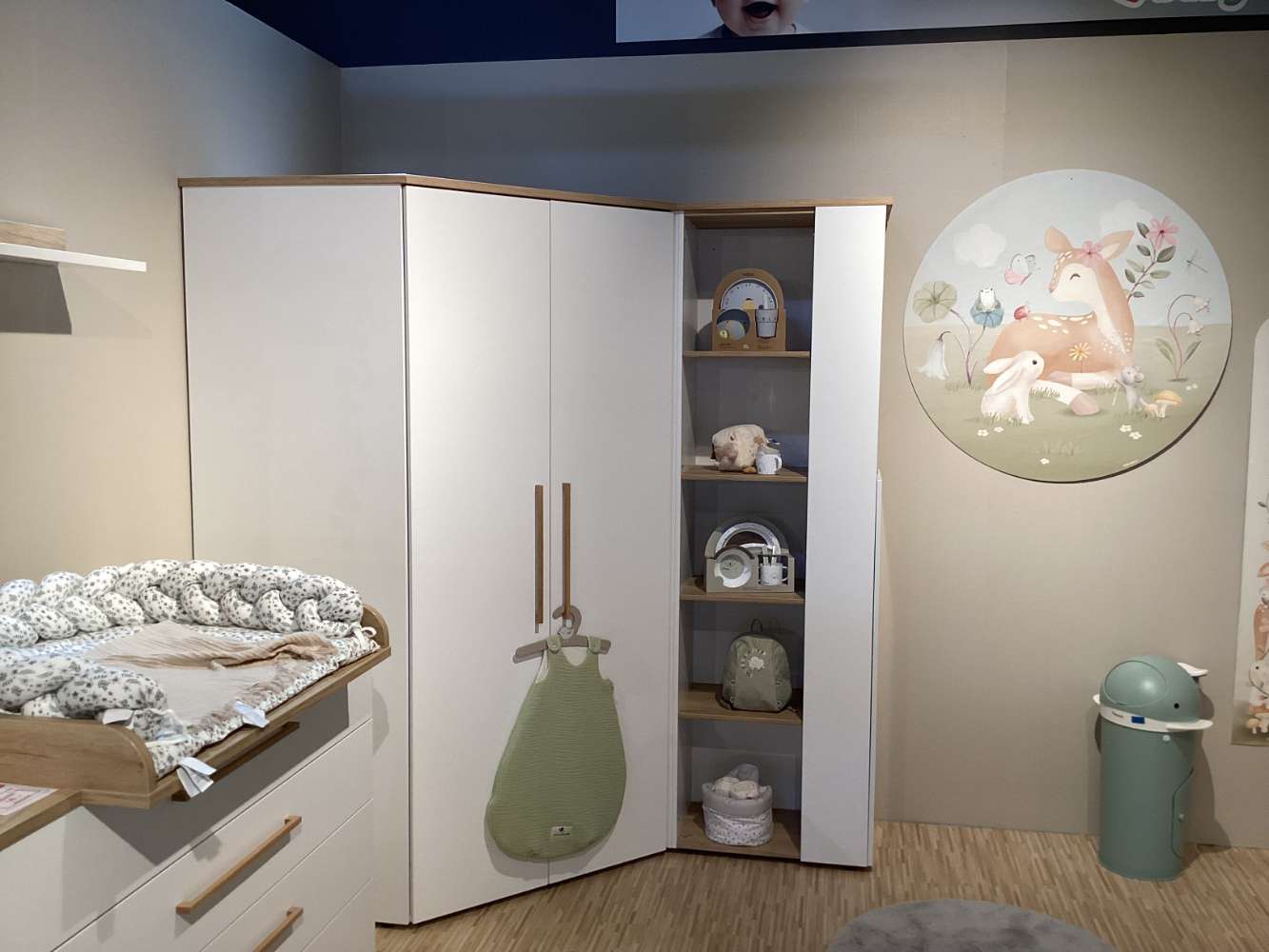 Oscar Baby Eckkleiderschrank