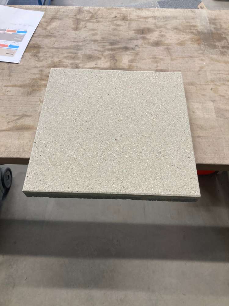 Zena 40x40x3,8 cm GREIGE geschliffen & kugelgestrahlt (2.Wahl)