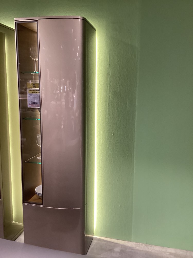 Vitrine rechts