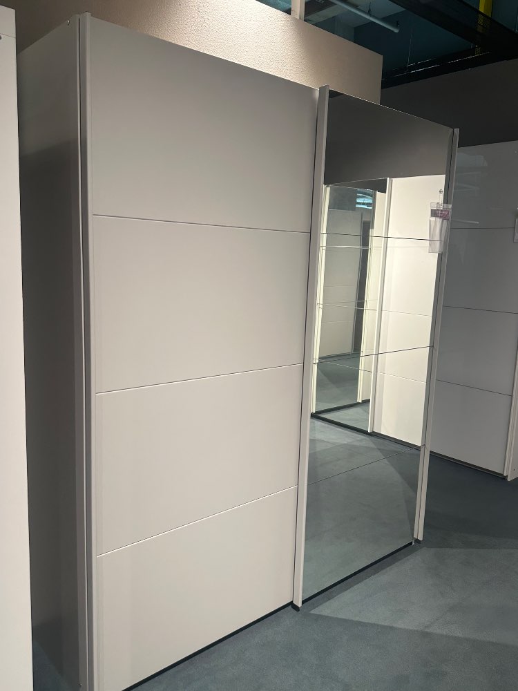 Schwebetürenschrank, Kleiderschrank, Schrank