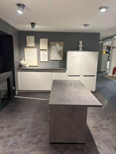 Schreibtisch + Sideboard